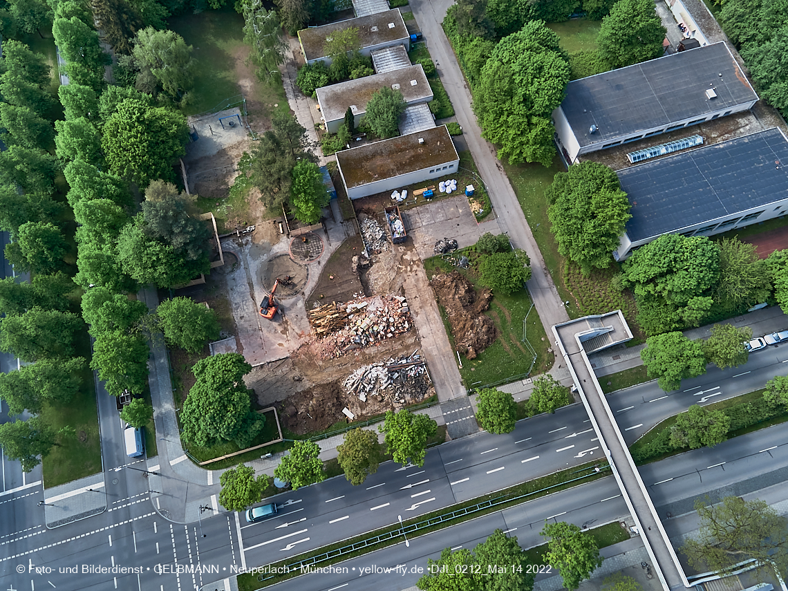 14.05.2022 - Luftbilder von der Baustelle Haus für Kinder in Neuperlach